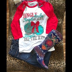 🎄NWT Crazy Train Jingle Bales Christmas Tee 🎄